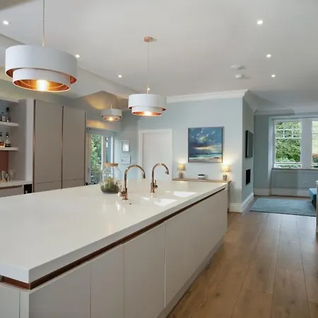 Luxury - Contemporary - Lakeland - Sleeps 10 - Lake Views * Windermere