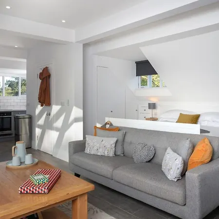 Luxury - Contemporary - Lakeland - Sleeps 10 - Lake Views *